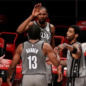 半岛体育-三巨头展望雄鹿系列赛 篮网即将迎来真正考验