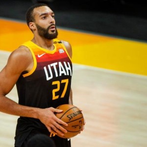 半岛体育官网-戈贝尔有大目标！防守高阶数据比魔兽大本更出彩