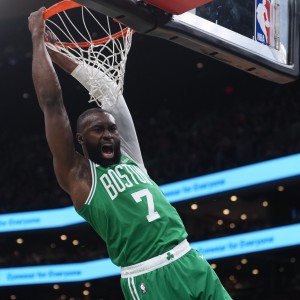 半岛体育官网-杰伦·布朗：不担心跟腱伤势就是有点酸痛 努力保持健康会没事的