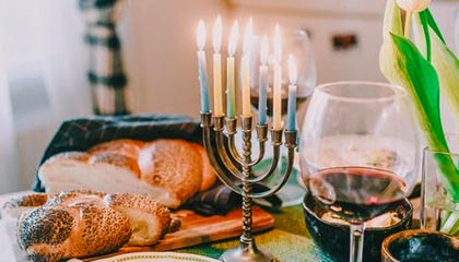 精雕细刻！哈利伯顿收获个人专属木雕版Hali1